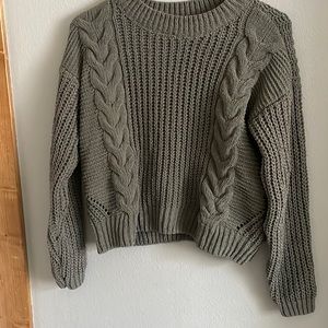 not worn, new, sinched sleeves